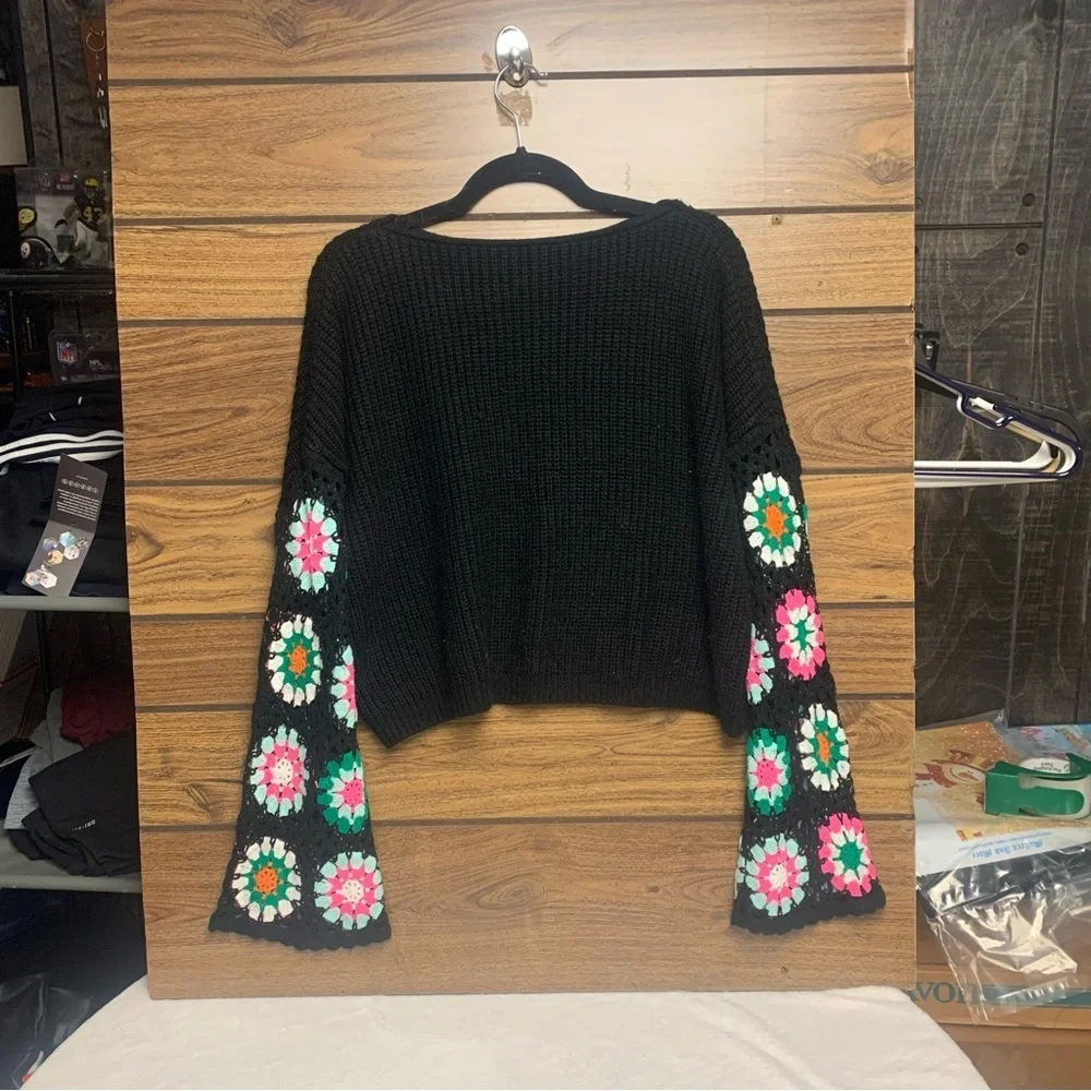 Chic Black Crochet Granny Square Sleeve Sweater size small no brand